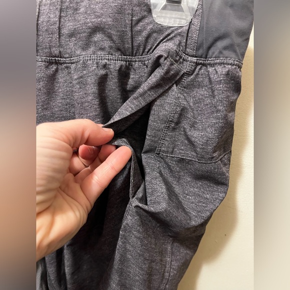 Lululemon T.H.E shorts 9” unlined sz small - Picture 4 of 8